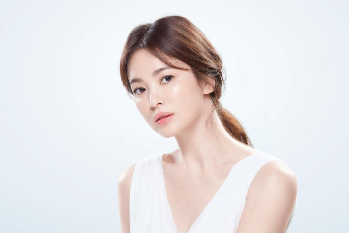 Học hỏi quy tắc dưỡng da “bất di bất dịch” của Song Hye Kyo