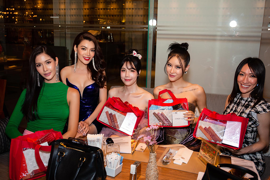 Hoa hậu Trân Đài bất ngờ tặng quà cho các thí sinh Miss International Queen 2022